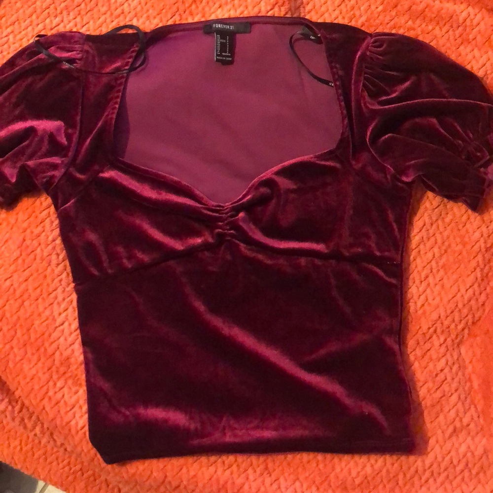 Very cute crop top look like shirt